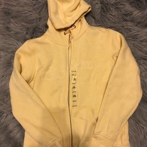 Adorable pastel yellow carhartt zip up hoodie! 😘